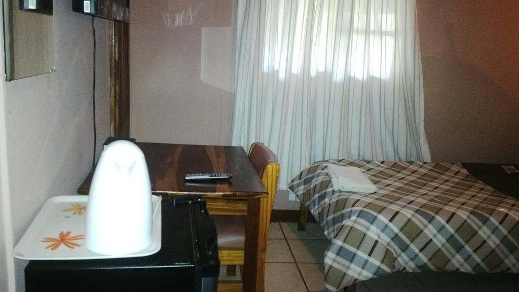 Divundu Guest House الغرفة الصورة